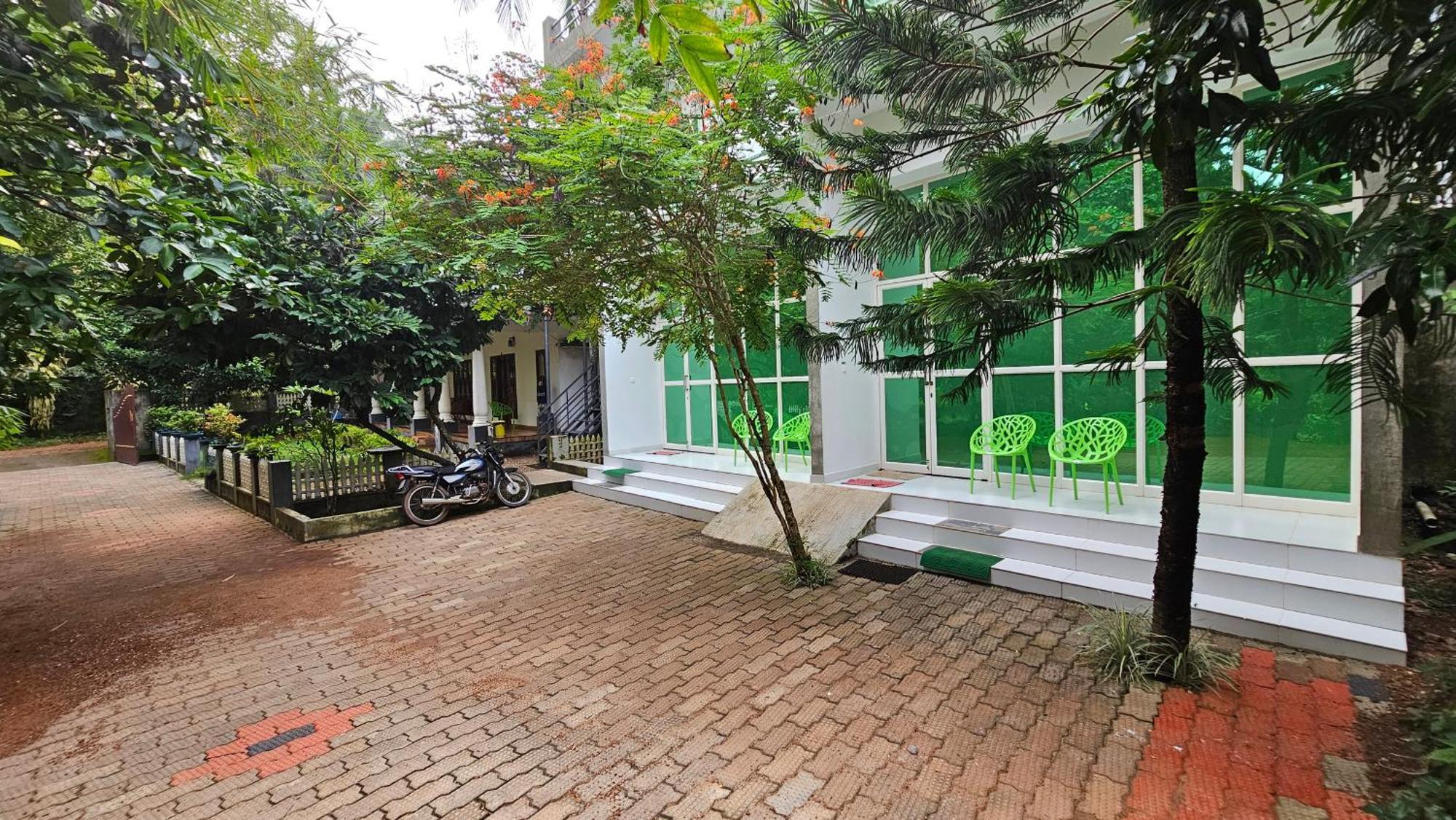 Amritham Holidays Homestay Trivandrum Thiruvananthapuram Extérieur photo